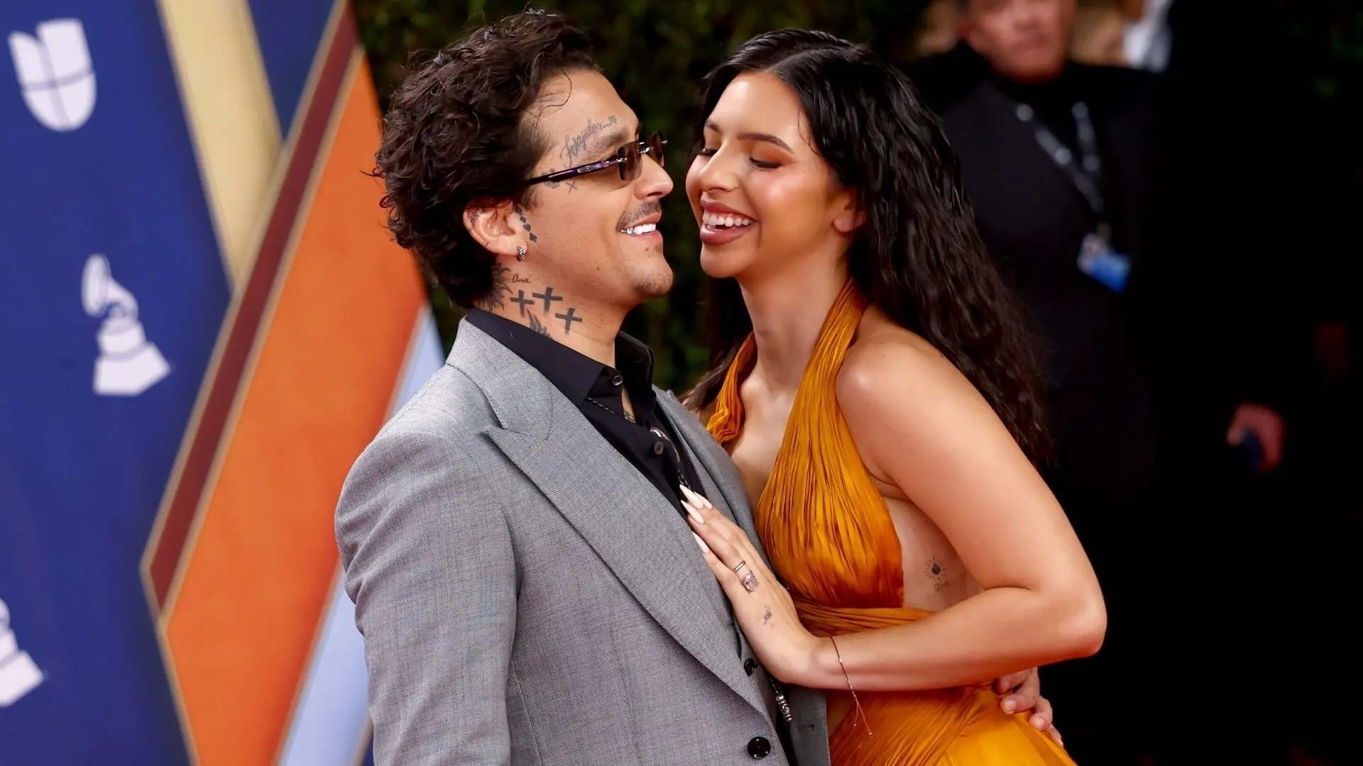 Christian Nodal aclara por qué no mencionó a Ángela Aguilar en su discurso del Latin Grammy