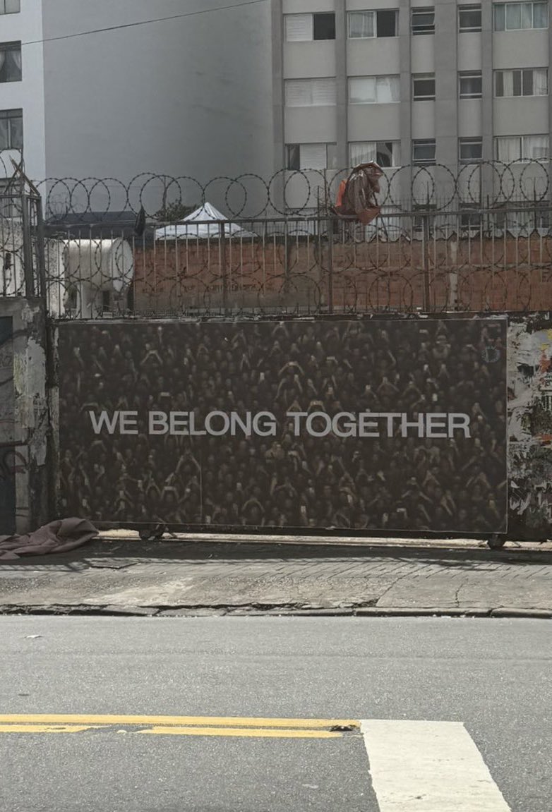 ¿Nuevo álbum? Harry Styles sorprende con imágenes alrededor del mundo y desata rumores