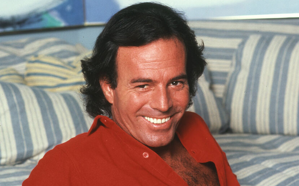 Fiscalía española archiva la denuncia contra Julio Iglesias