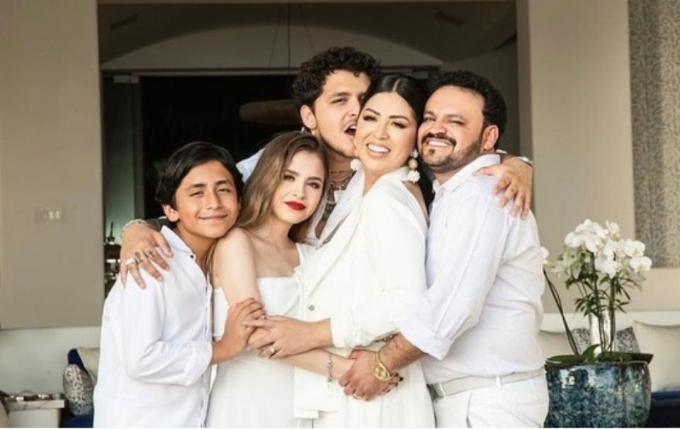 Padres de Nodal no asisten a su fiesta de cumpleaños ¿fue por Ángela Aguilar?